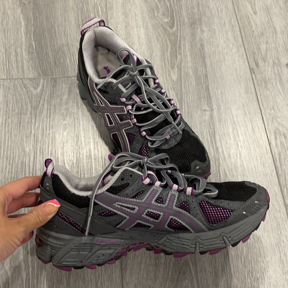 ASICS running shoes - Picture 2 of 7